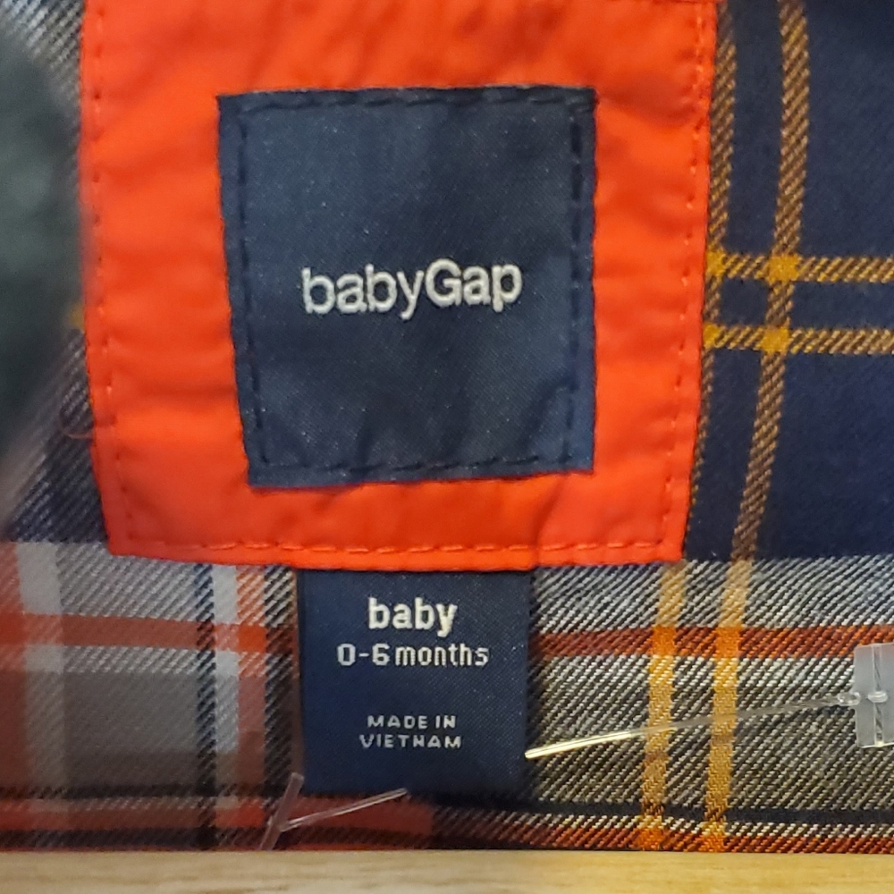 Baby gap snap button vest - Picture 3 of 5
